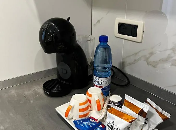 לינה וארוחת בוקר Lamezia Airport 4*