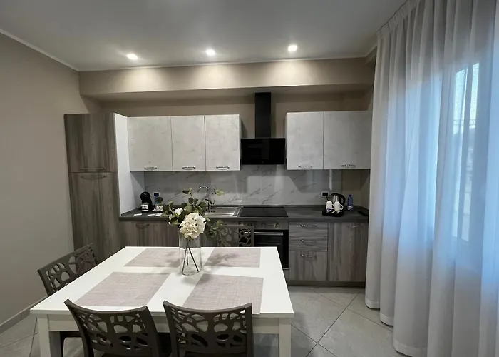 Lamezia Airport לינה וארוחת בוקר