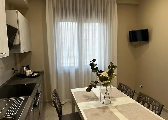 Lamezia Airport לינה וארוחת בוקר 4*